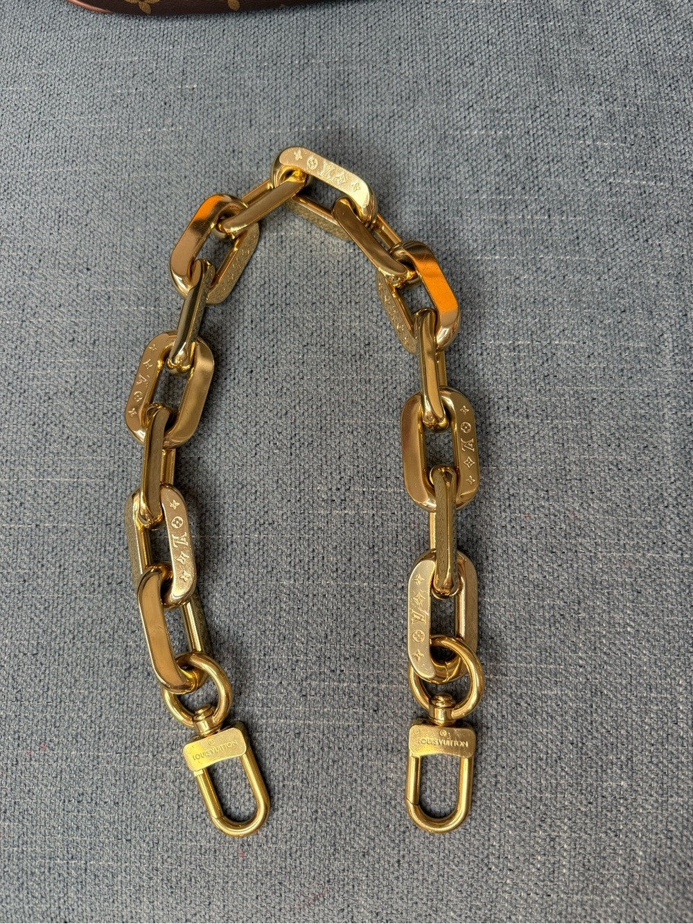 Louis Vuitton Coussin MM extra chunky gold chain strap